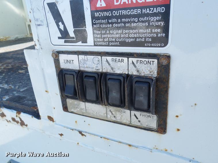 image for item DF7139 2011 International WorkStar 7500 bucket truck