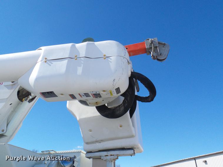 image for item DF7139 2011 International WorkStar 7500 bucket truck