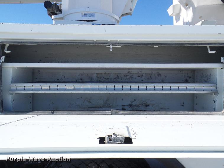 image for item DF7139 2011 International WorkStar 7500 bucket truck