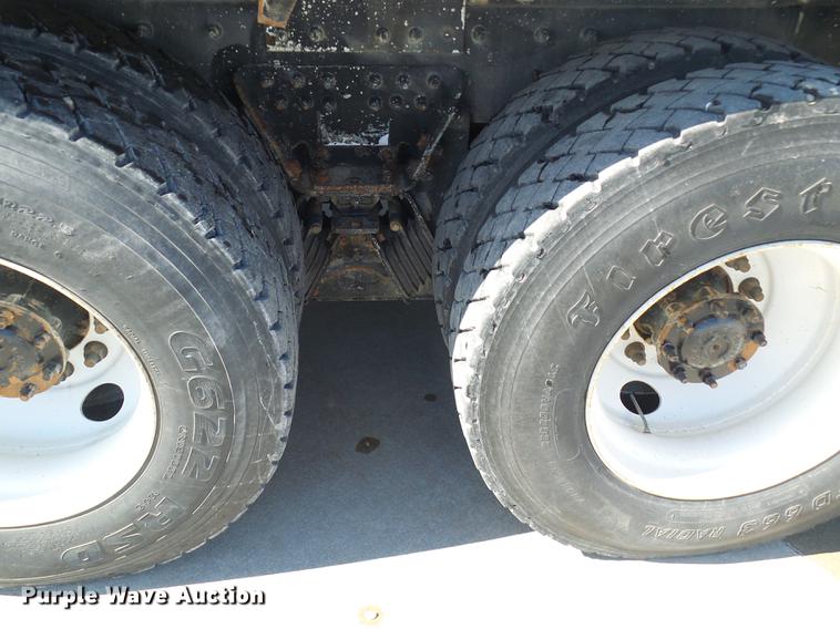 image for item DF7139 2011 International WorkStar 7500 bucket truck