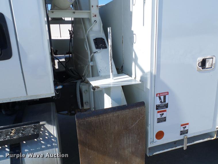 image for item DF7139 2011 International WorkStar 7500 bucket truck