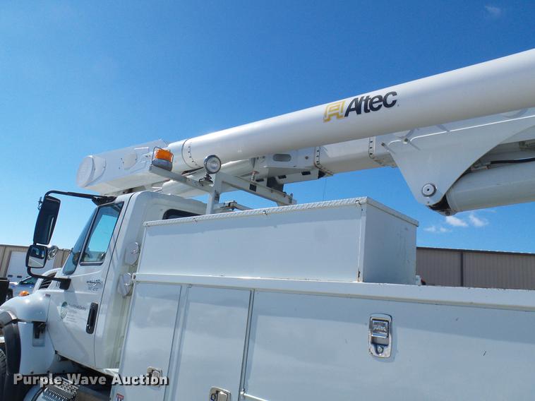 image for item DF7139 2011 International WorkStar 7500 bucket truck
