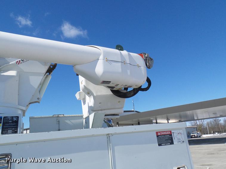 image for item DF7139 2011 International WorkStar 7500 bucket truck