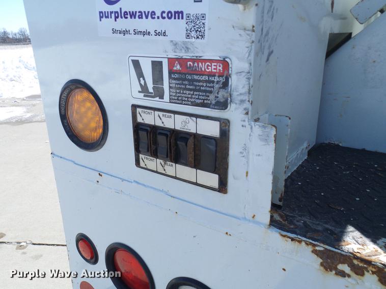 image for item DF7139 2011 International WorkStar 7500 bucket truck