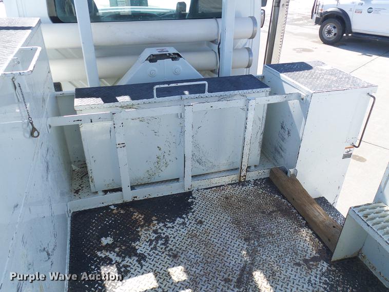 image for item DF7139 2011 International WorkStar 7500 bucket truck