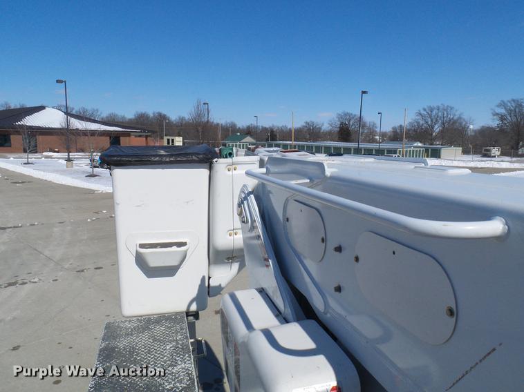 image for item DF7139 2011 International WorkStar 7500 bucket truck