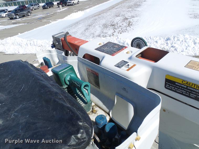 image for item DF7139 2011 International WorkStar 7500 bucket truck