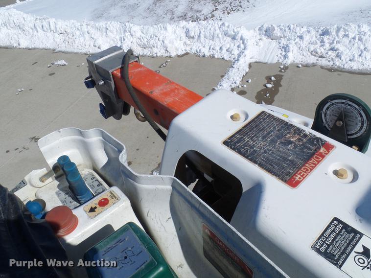 image for item DF7139 2011 International WorkStar 7500 bucket truck