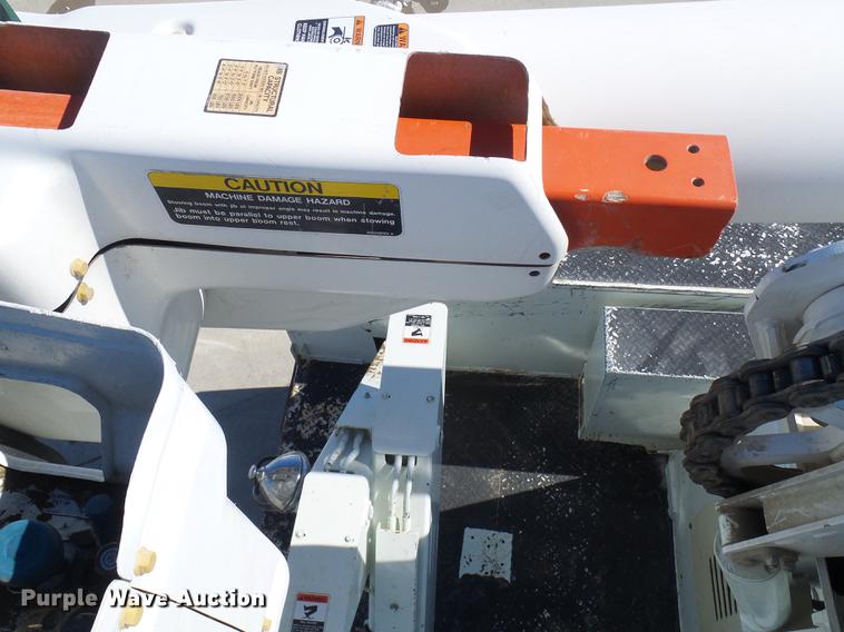 image for item DF7139 2011 International WorkStar 7500 bucket truck