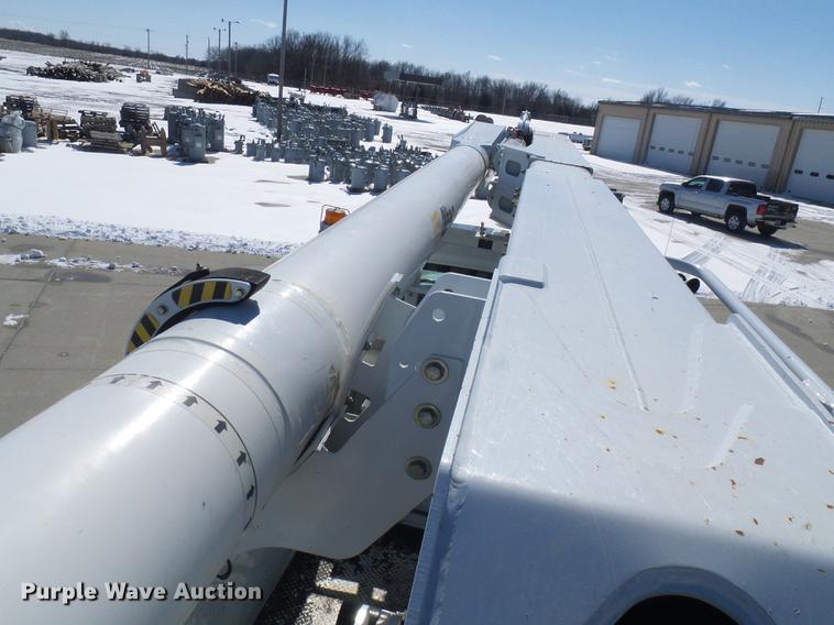 image for item DF7139 2011 International WorkStar 7500 bucket truck