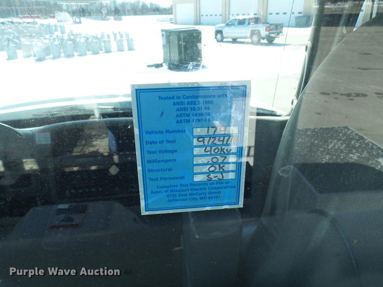 image for item DF7139 2011 International WorkStar 7500 bucket truck