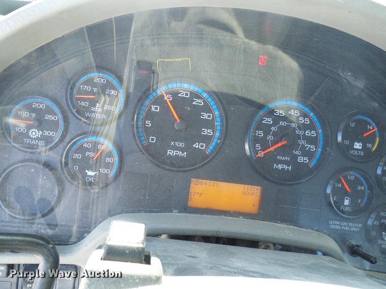 image for item DF7139 2011 International WorkStar 7500 bucket truck