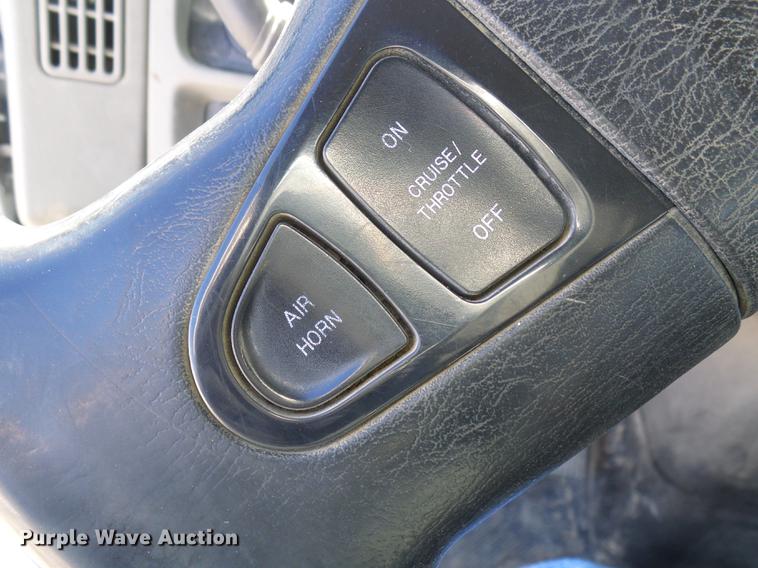 image for item DF7139 2011 International WorkStar 7500 bucket truck