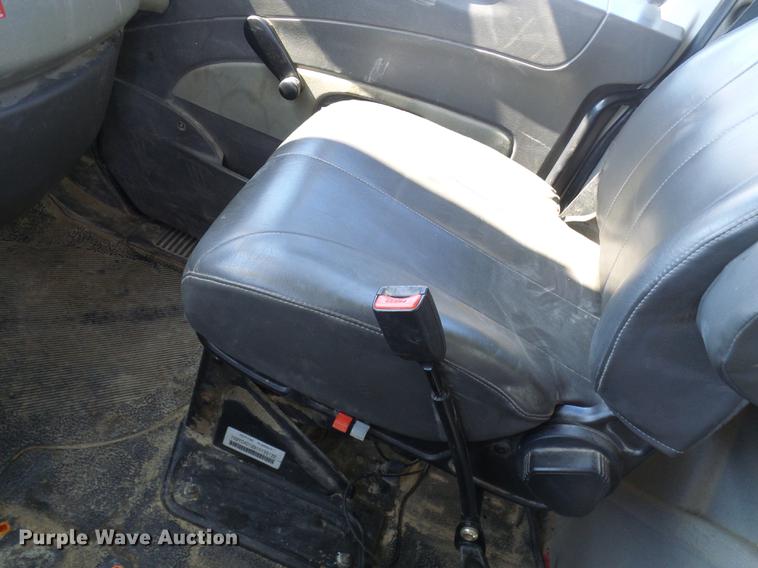 image for item DF7139 2011 International WorkStar 7500 bucket truck