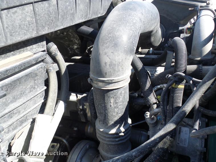 image for item DF7139 2011 International WorkStar 7500 bucket truck