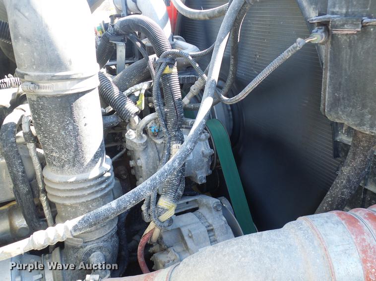 image for item DF7139 2011 International WorkStar 7500 bucket truck