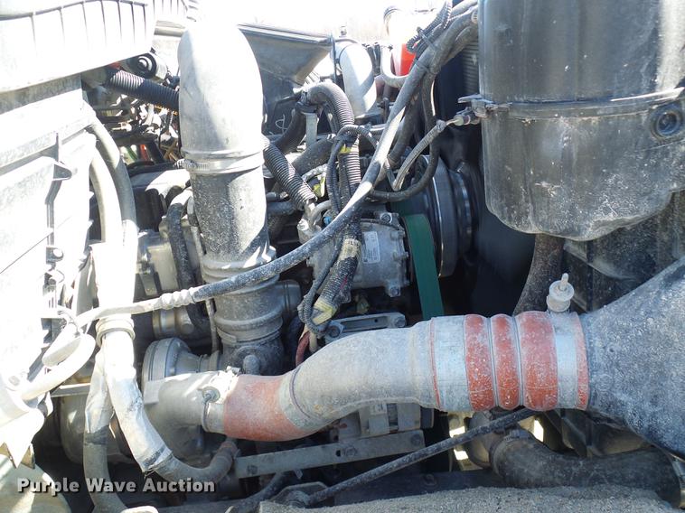 image for item DF7139 2011 International WorkStar 7500 bucket truck