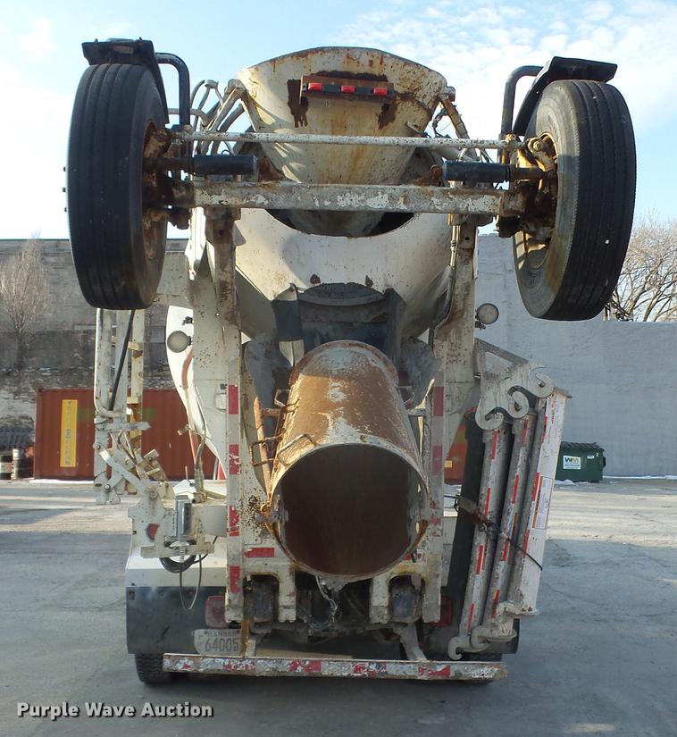 image for item DF7642 2007 Peterbilt 357 ready mix truck