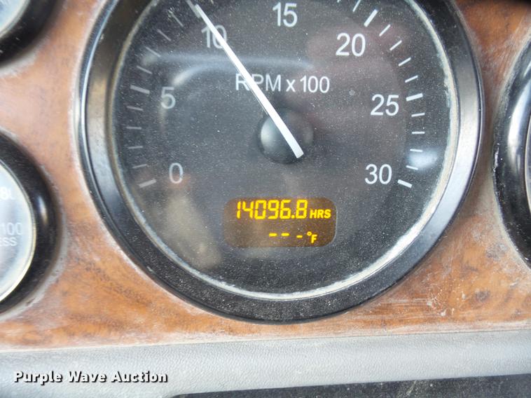 image for item DF7642 2007 Peterbilt 357 ready mix truck