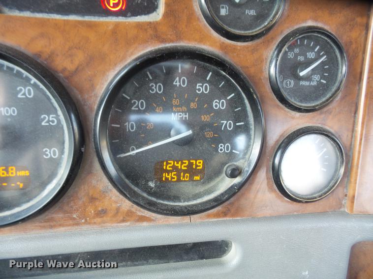 image for item DF7642 2007 Peterbilt 357 ready mix truck