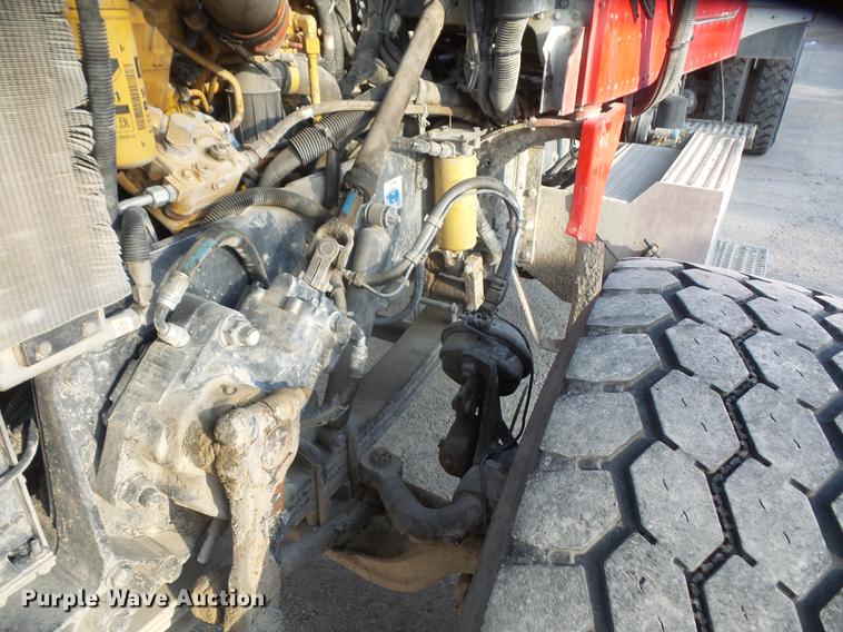 image for item DF7642 2007 Peterbilt 357 ready mix truck