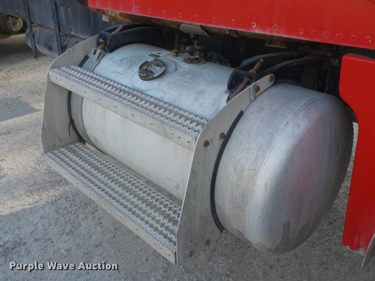 image for item DF7642 2007 Peterbilt 357 ready mix truck