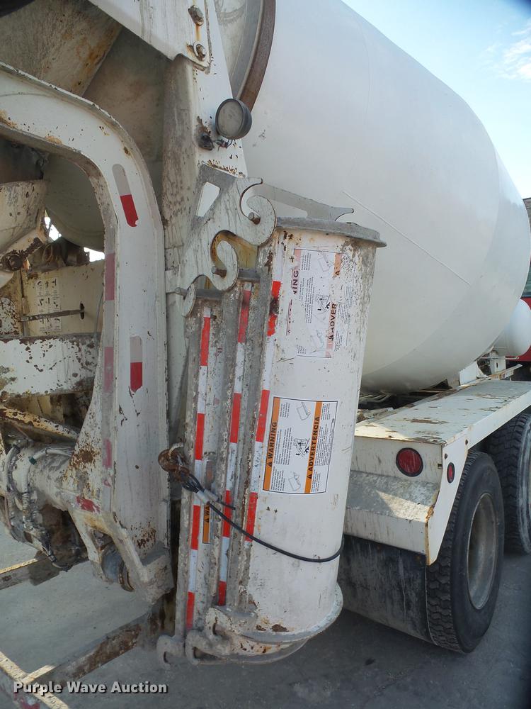 image for item DF7642 2007 Peterbilt 357 ready mix truck