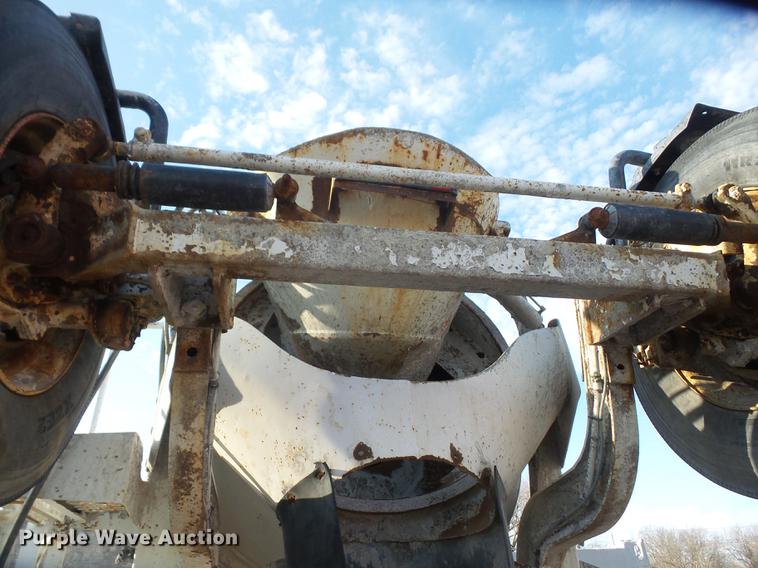 image for item DF7642 2007 Peterbilt 357 ready mix truck