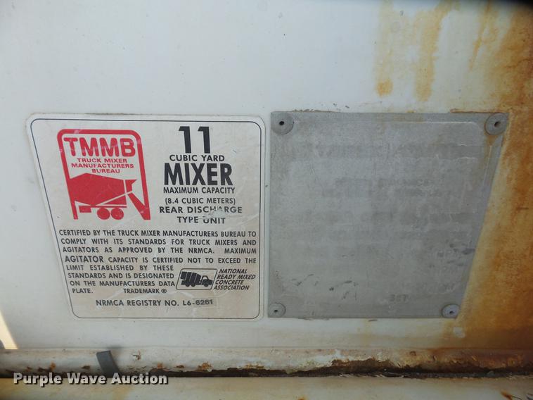 image for item DF7642 2007 Peterbilt 357 ready mix truck