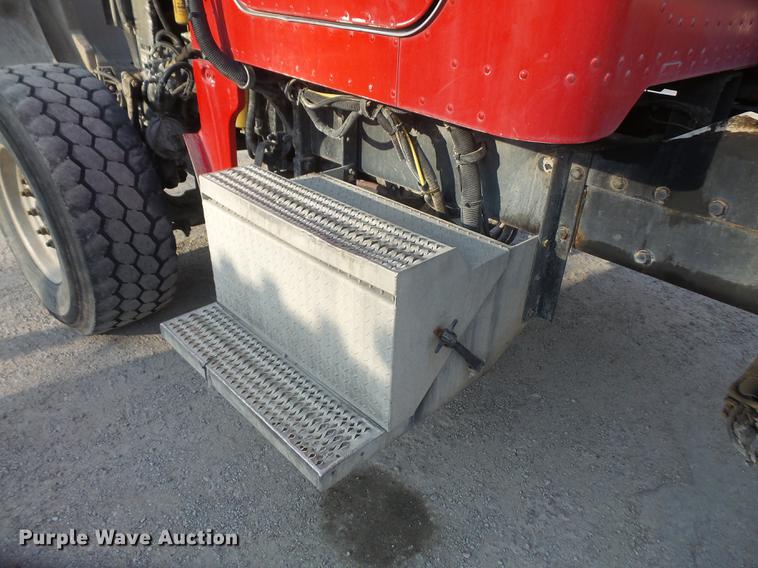 image for item DF7642 2007 Peterbilt 357 ready mix truck