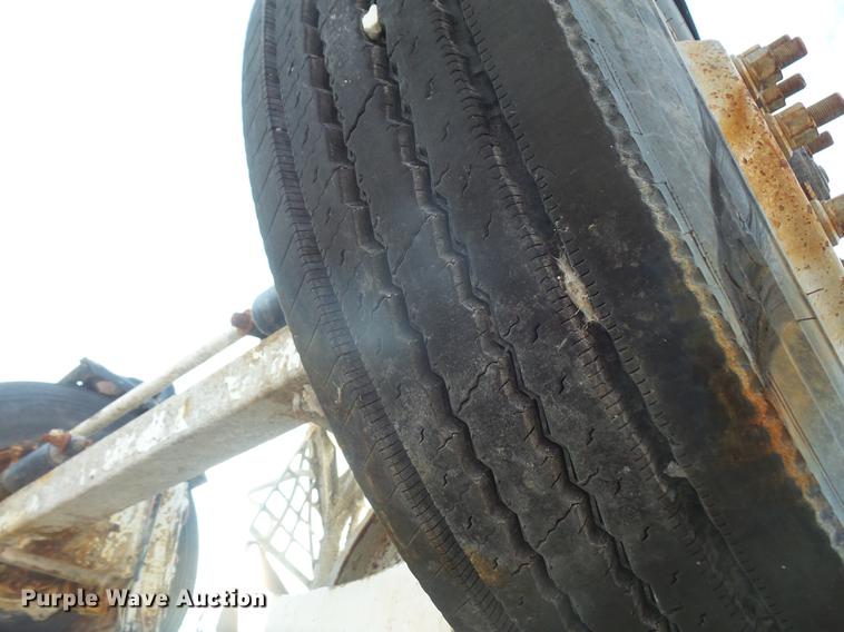 image for item DF7642 2007 Peterbilt 357 ready mix truck