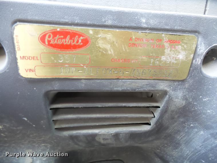 image for item DF7642 2007 Peterbilt 357 ready mix truck