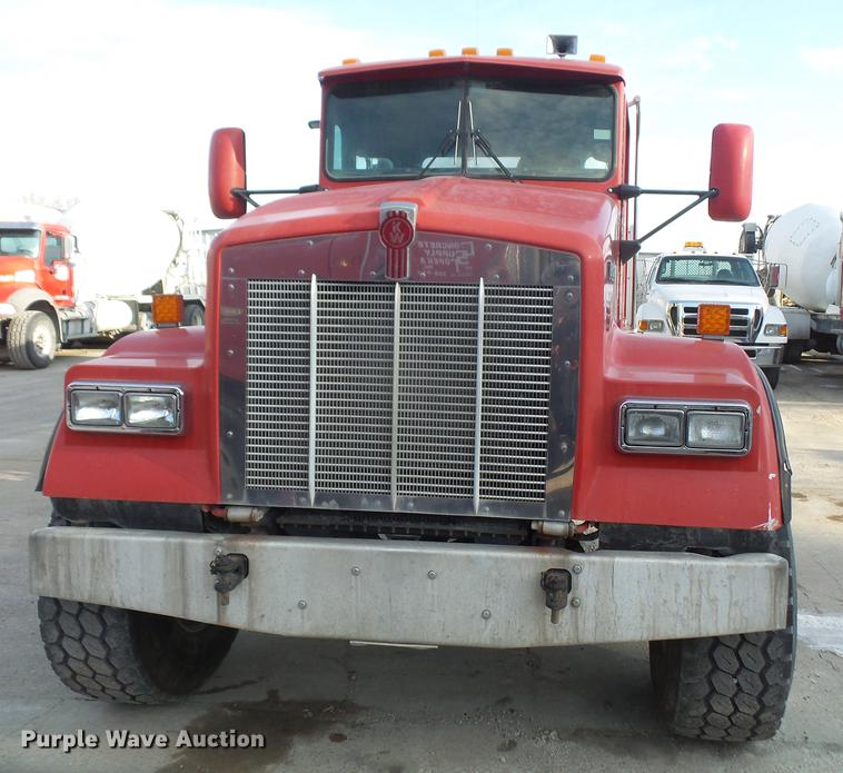 image for item DF7643 2001 Kenworth W900B ready mix truck