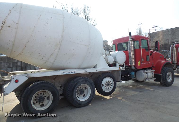 image for item DF7643 2001 Kenworth W900B ready mix truck