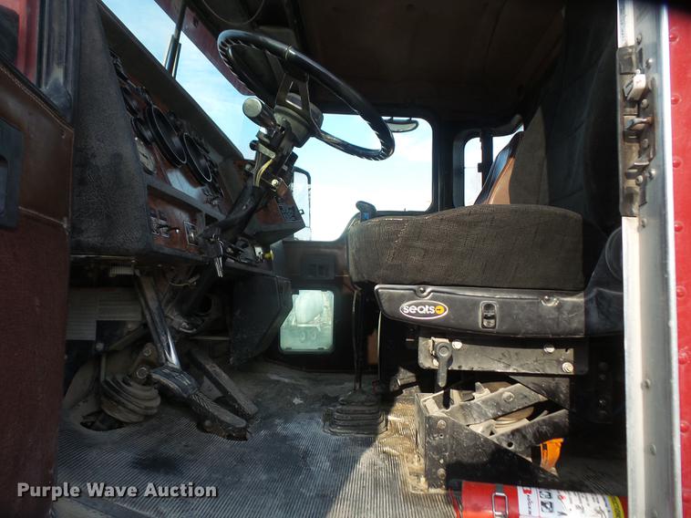 image for item DF7643 2001 Kenworth W900B ready mix truck