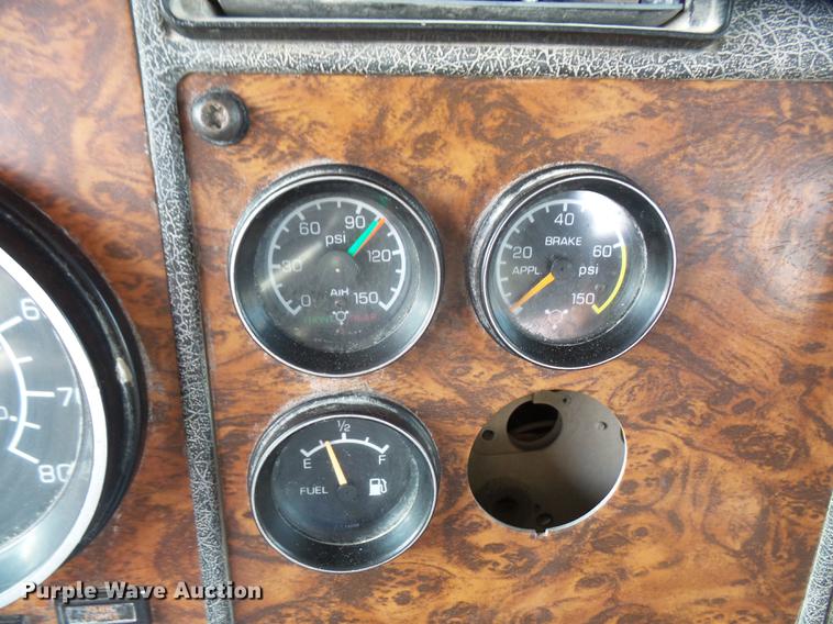 image for item DF7643 2001 Kenworth W900B ready mix truck