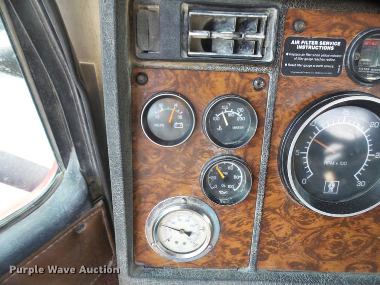 image for item DF7643 2001 Kenworth W900B ready mix truck