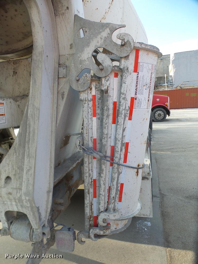 image for item DF7643 2001 Kenworth W900B ready mix truck