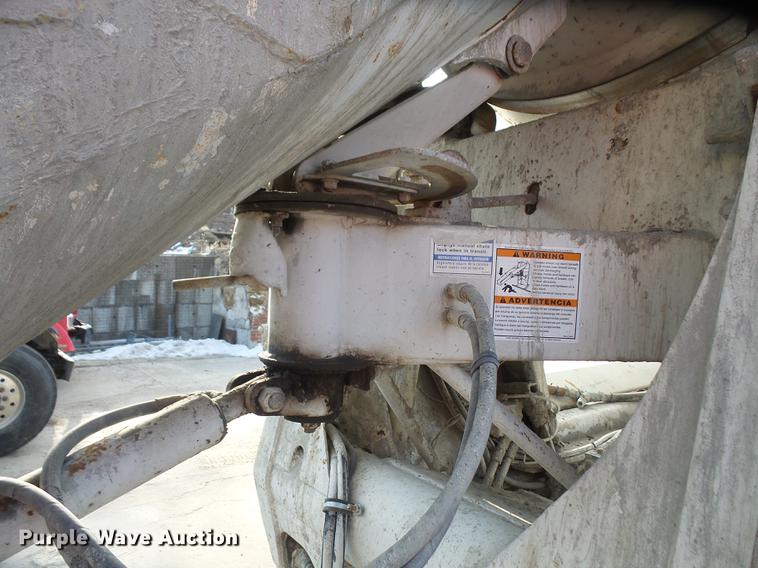 image for item DF7643 2001 Kenworth W900B ready mix truck