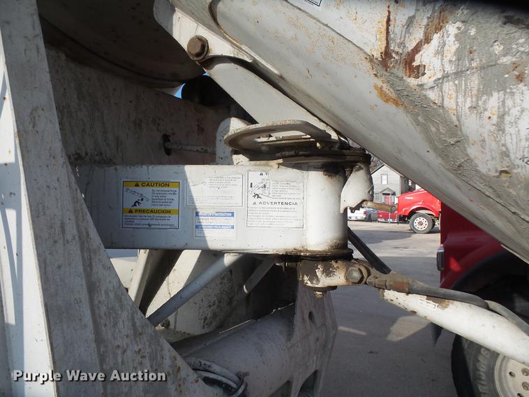 image for item DF7643 2001 Kenworth W900B ready mix truck