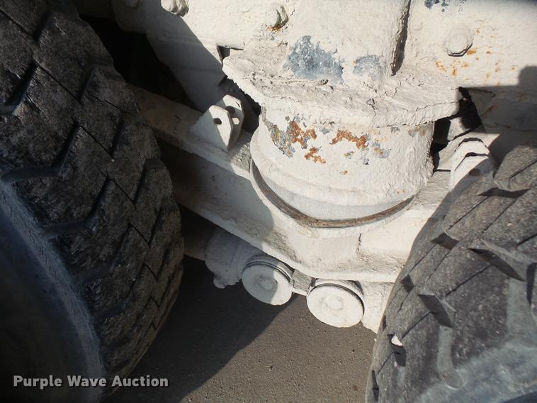 image for item DF7643 2001 Kenworth W900B ready mix truck