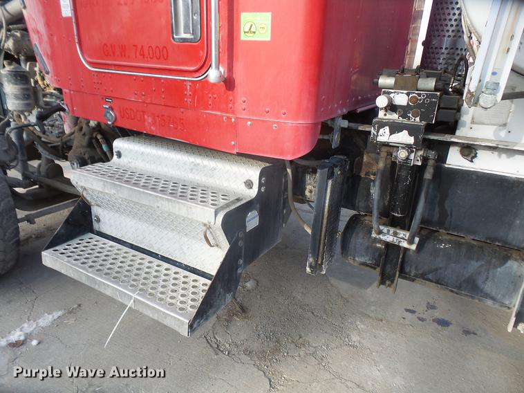 image for item DF7643 2001 Kenworth W900B ready mix truck