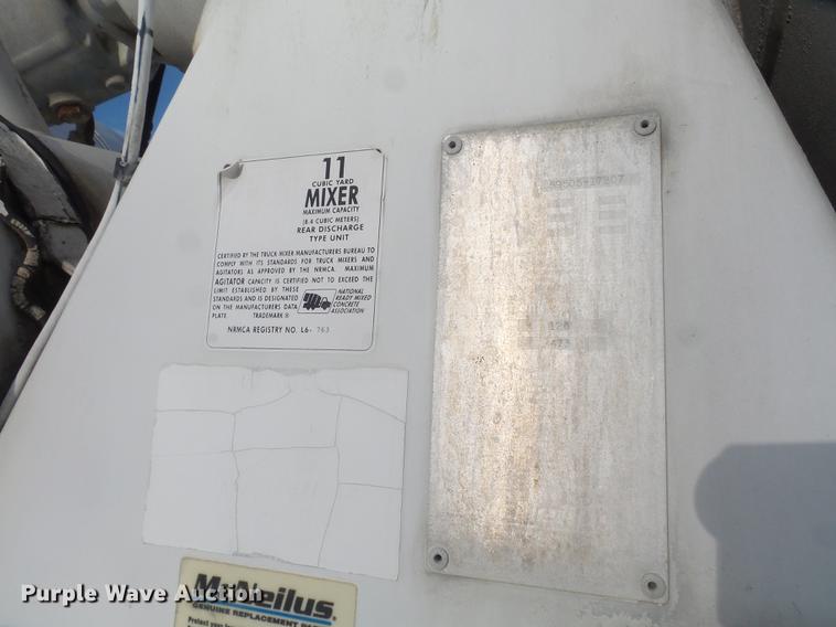 image for item DF7643 2001 Kenworth W900B ready mix truck