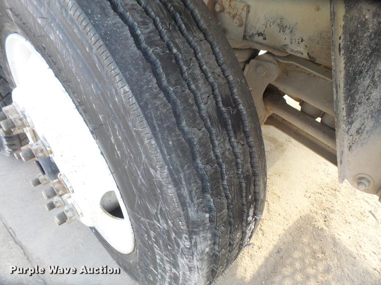 image for item DF7643 2001 Kenworth W900B ready mix truck