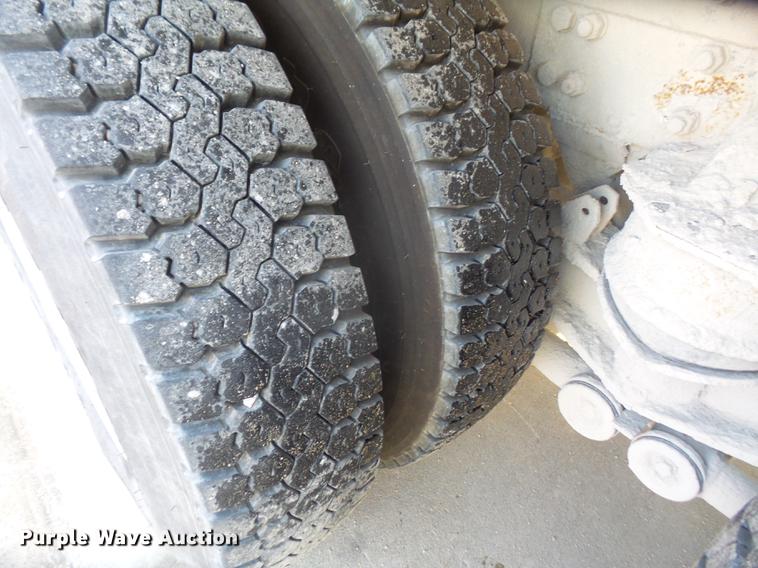 image for item DF7643 2001 Kenworth W900B ready mix truck