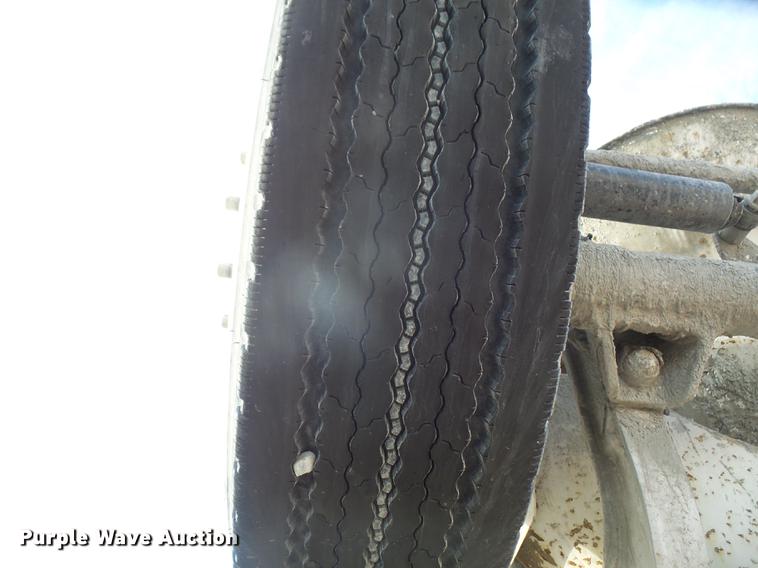 image for item DF7643 2001 Kenworth W900B ready mix truck