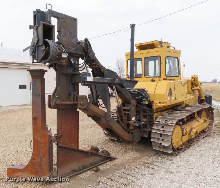 image for item DF7645 1983 International Dresser TD-20E dozer with RWF 400 tile plow