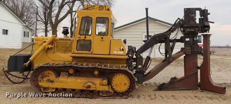 image for item DF7645 1983 International Dresser TD-20E dozer with RWF 400 tile plow