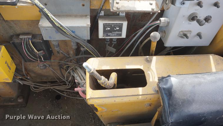 image for item DF7645 1983 International Dresser TD-20E dozer with RWF 400 tile plow