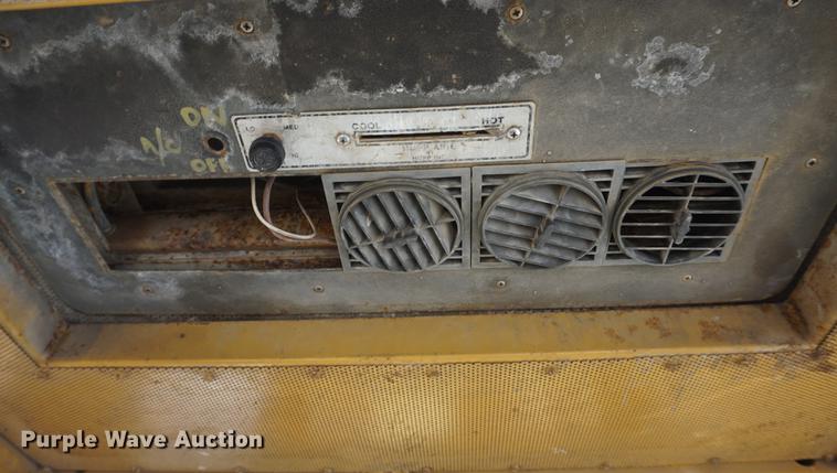 image for item DF7645 1983 International Dresser TD-20E dozer with RWF 400 tile plow